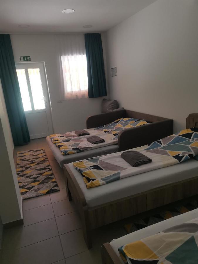 Podlovics Tanya Apartment Kemecse Bagian luar foto