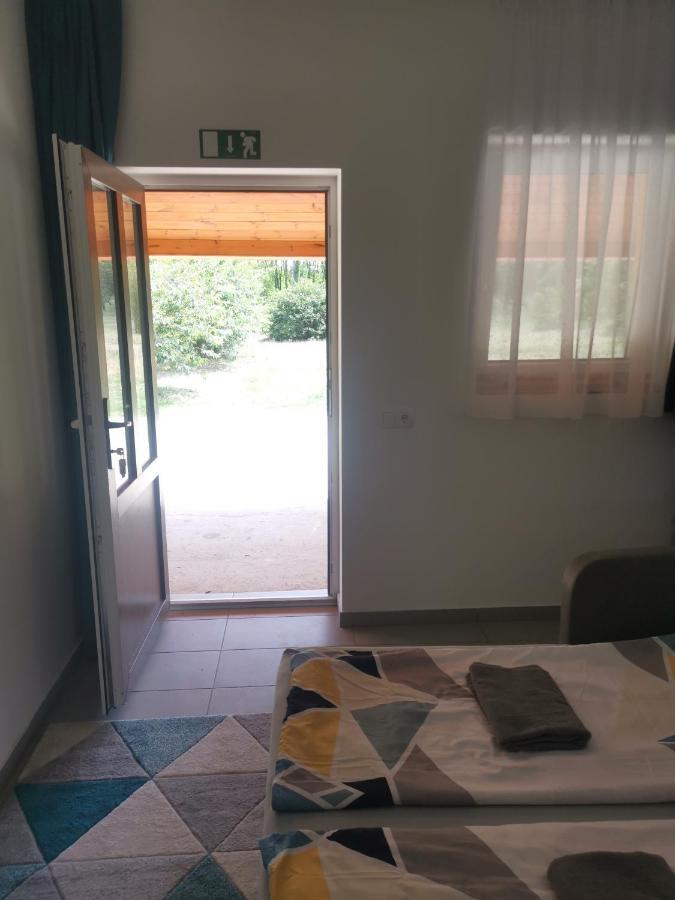 Podlovics Tanya Apartment Kemecse Bagian luar foto