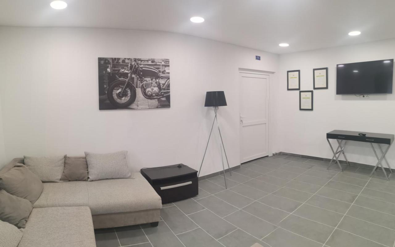 Podlovics Tanya Apartment Kemecse Bagian luar foto