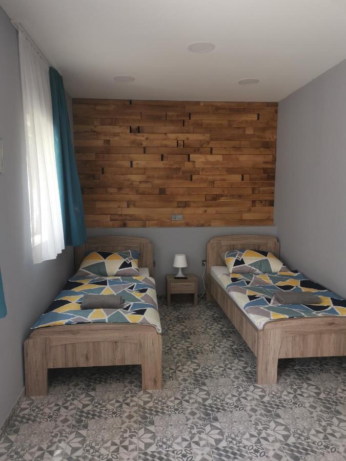 Podlovics Tanya Apartment Kemecse Bagian luar foto